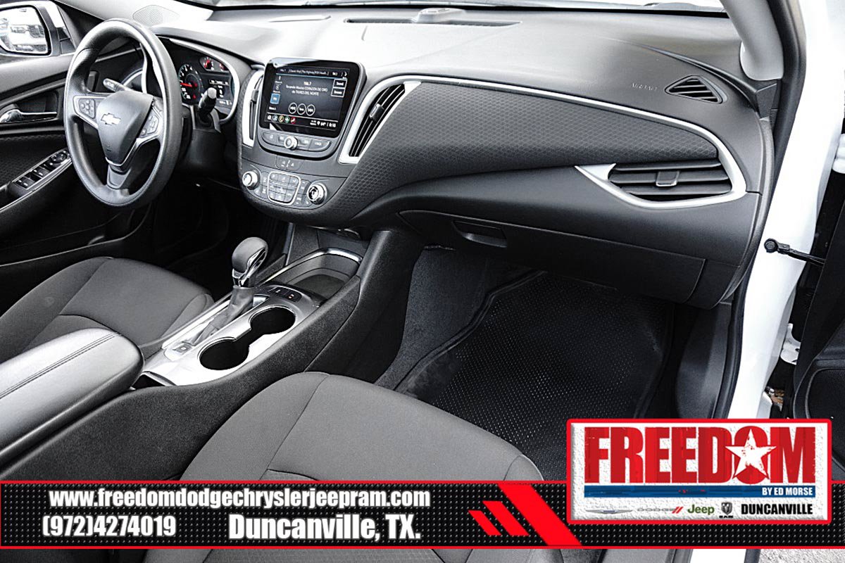 Used 2025 Chevrolet Malibu LT FWD image 12