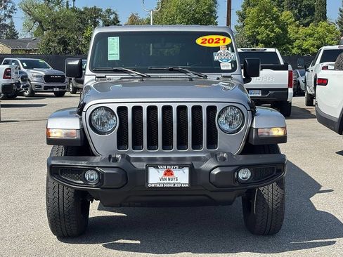 Used 2021 Jeep Wrangler Unlimited Sahara AWD/4WD image 6