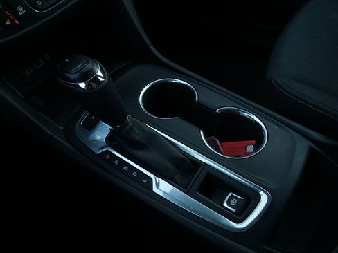 Used 2019 Chevrolet Equinox LT image 16