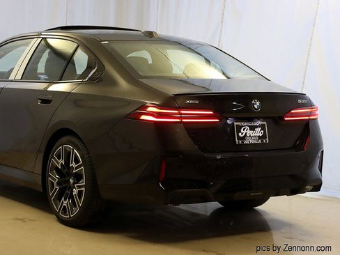 Used 2026 BMW 530i xDrive w/ M Sport Package image 8