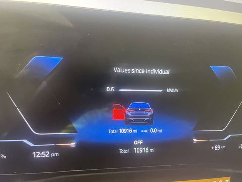 Used 2023 BMW i4 eDrive35 w/ Premium Package RWD image 11