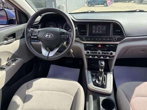 Used 2020 Hyundai Elantra SE image 10