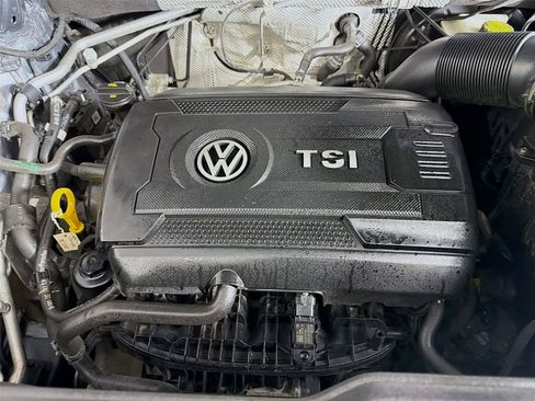 Used 2020 Volkswagen Atlas Cross Sport SE AWD/4WD image 32