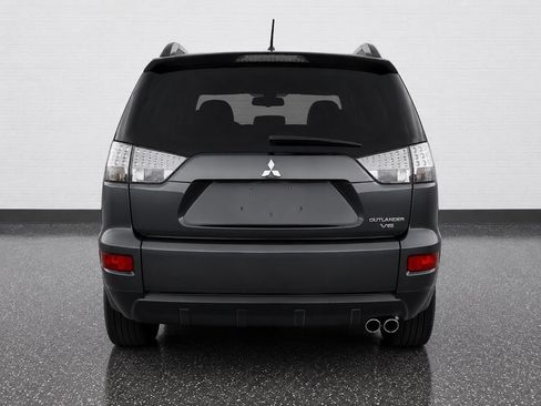 Used 2010 Mitsubishi Outlander XLS FWD image 3