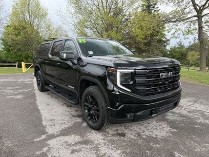 Used 2025 GMC Sierra 1500 Elevation w/ Elevation Premium Package