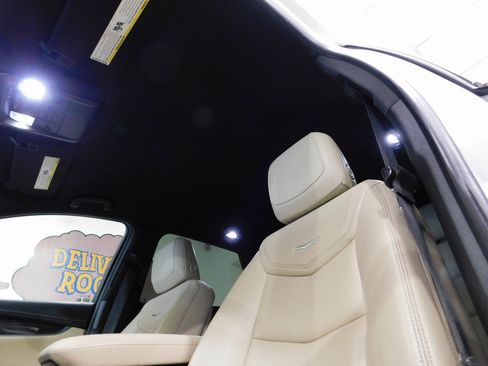 Used 2018 Cadillac XT5 AWD image 44