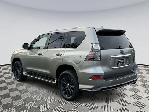 Used 2023 Lexus GX 460 Premium w/ Accessory Package AWD/4WD image 4