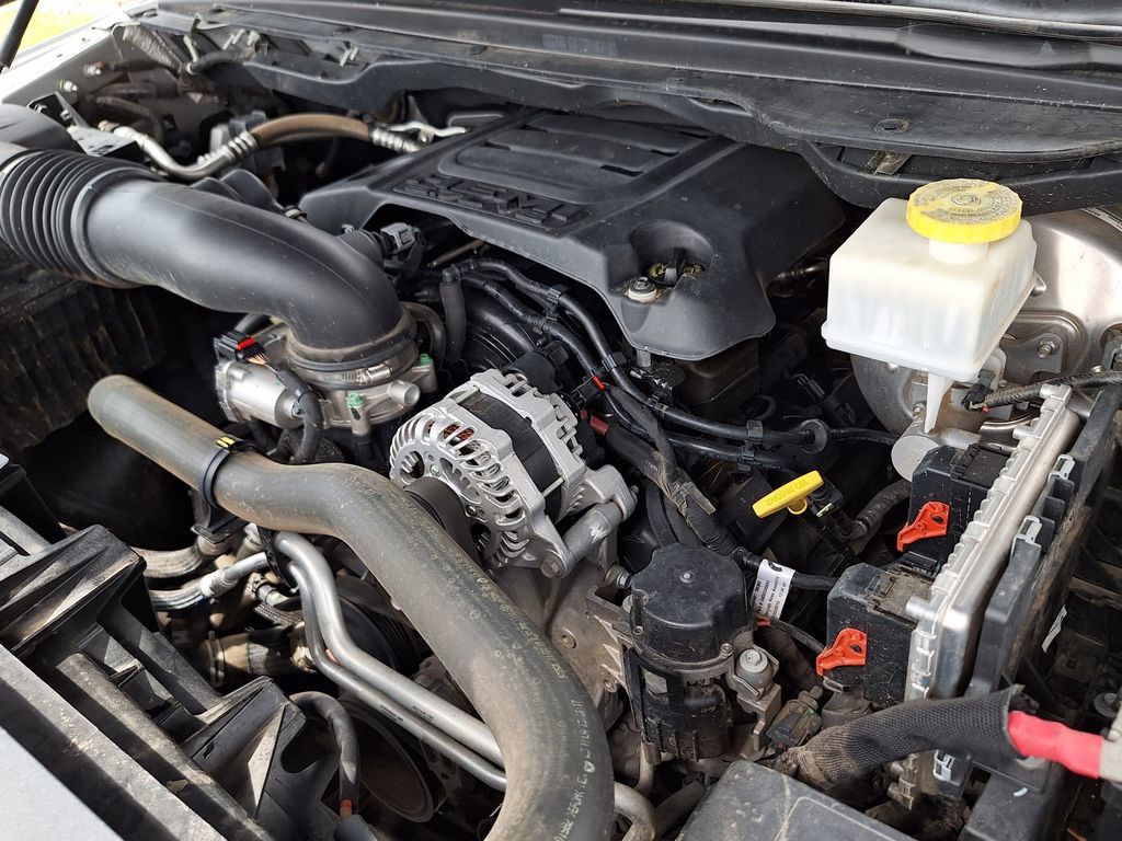 Used 2020 RAM 1500 Laramie AWD/4WD image 32