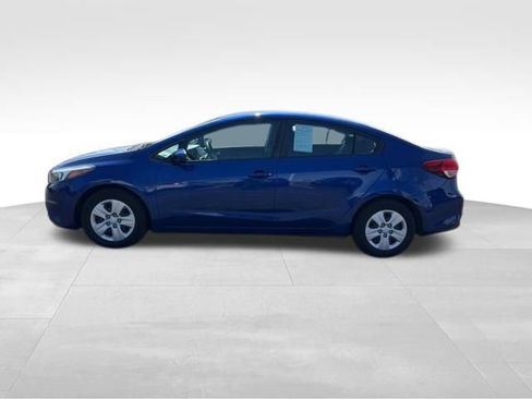 Used 2017 Kia Forte LX image 4