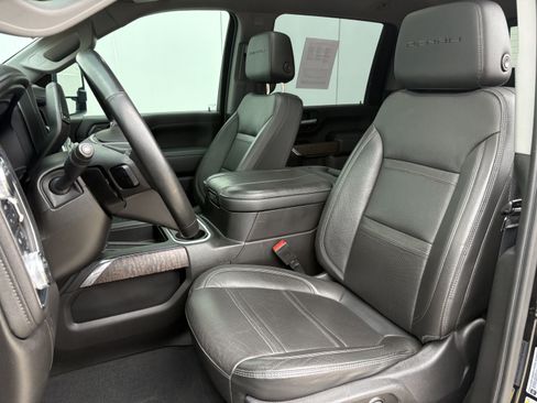 Used 2023 GMC Sierra 2500 Denali w/ Denali Black Diamond Edition AWD/4WD image 10