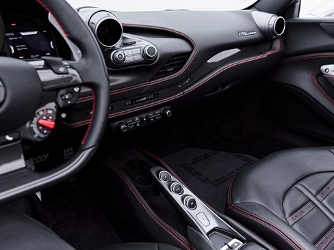 Used 2022 Ferrari F8 Tributo RWD image 81