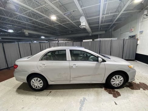 Used 2010 Toyota Corolla LE FWD image 27