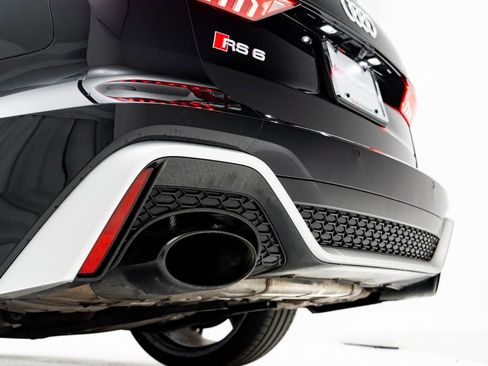 Used 2021 Audi RS 6 w/ Executive Package AWD/4WD image 32