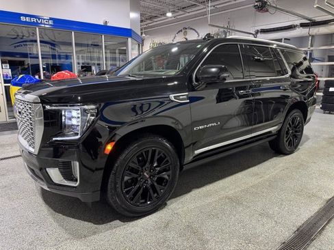 Used 2022 GMC Yukon Denali w/ Denali Premium Package image 4