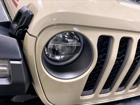 Used 2022 Jeep Gladiator Mojave w/ LED Lighting Group AWD/4WD image 28
