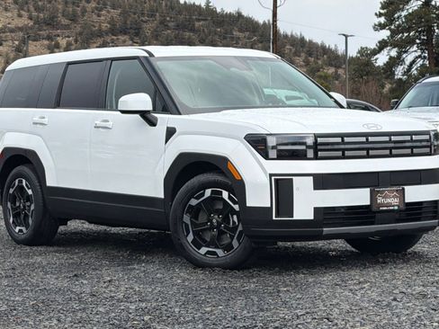 New 2026 Hyundai Santa Fe SE image 2