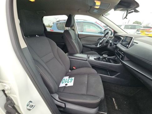 Used 2023 Nissan Rogue S image 13