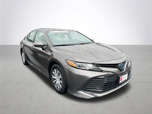 Certified 2020 Toyota Camry LE image 6