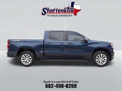 Used 2020 Chevrolet Silverado 1500 Custom w/ Custom Value Package AWD/4WD image 5