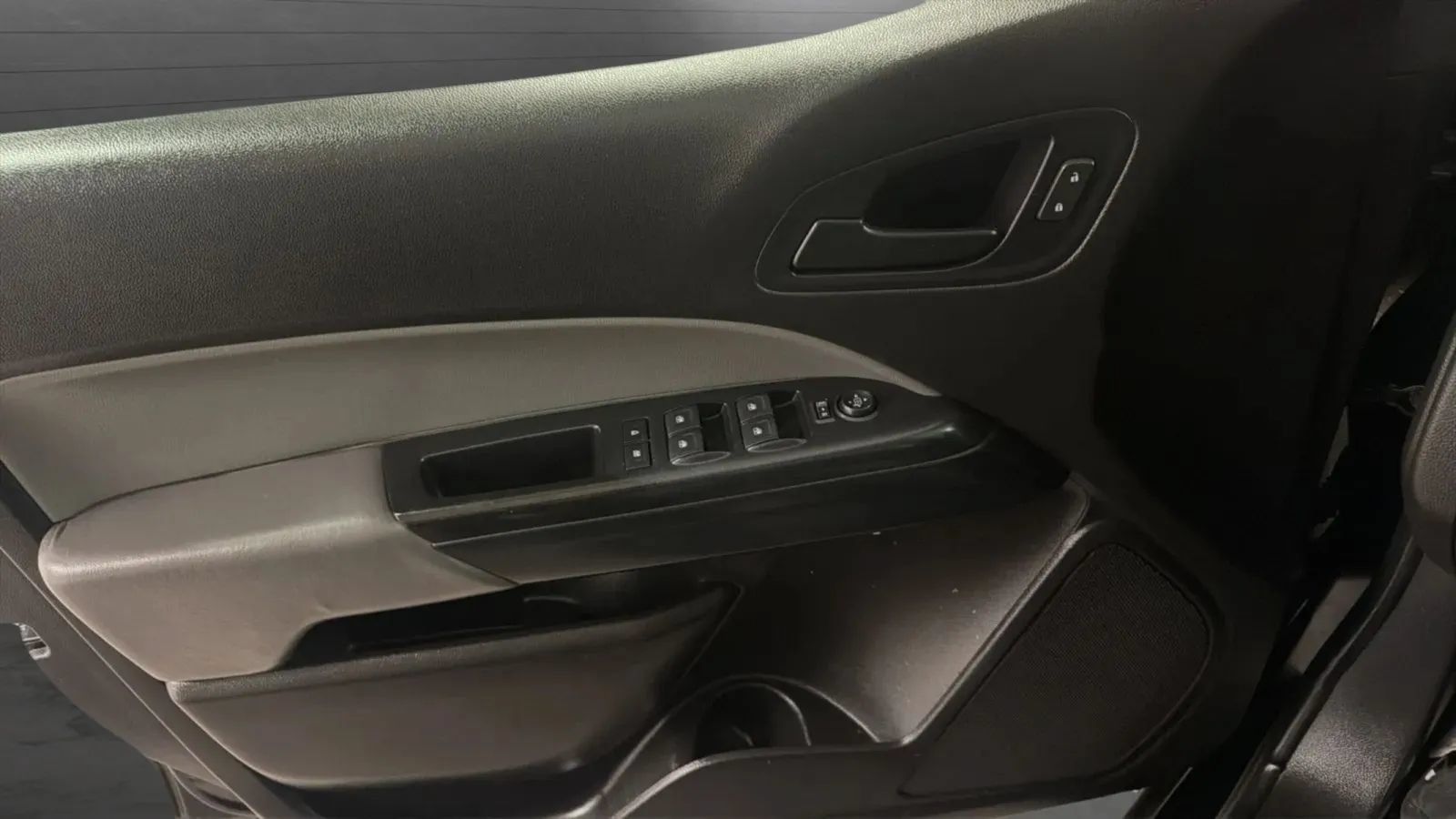 Used 2017 Chevrolet Colorado W/T w/ Custom Special Edition RWD image 16