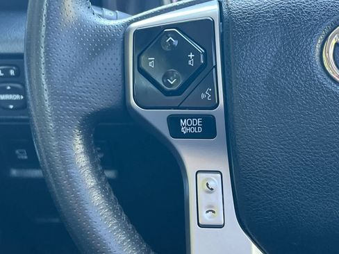 Used 2022 Toyota 4Runner Limited AWD/4WD image 32