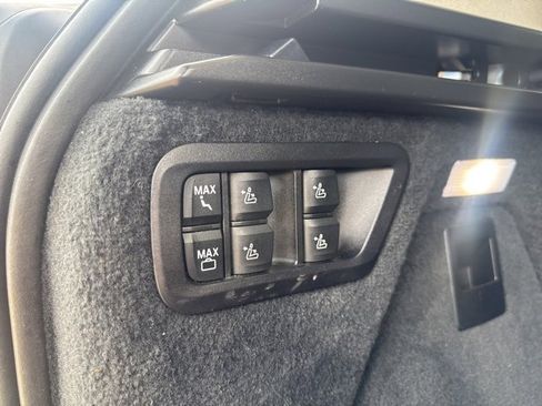 Used 2020 BMW X7 xDrive40i w/ Cold Weather Package image 18