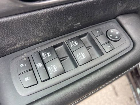 New 2026 Chrysler Pacifica Select FWD image 10