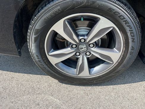 Used 2018 Honda Odyssey EX-L image 38
