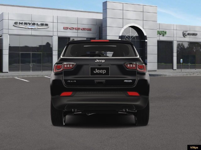 Used 2024 Jeep Compass Latitude w/ Sun and Sound Group AWD/4WD image 6