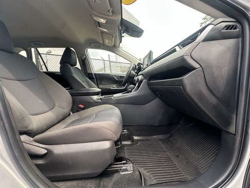 Used 2022 Toyota RAV4 LE AWD/4WD image 27