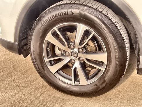 Used 2018 Toyota RAV4 XLE image 9