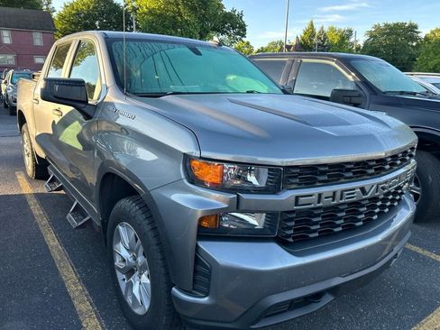 Used 2020 Chevrolet Silverado 1500 Custom w/ Custom Value Package AWD/4WD image 6