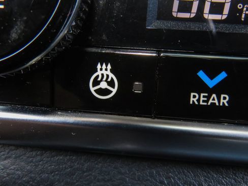 Used 2021 Nissan Rogue SL w/ Premium Package AWD/4WD image 14