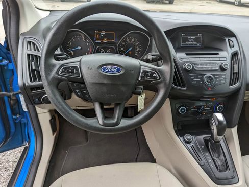 Used 2015 Ford Focus SE image 16