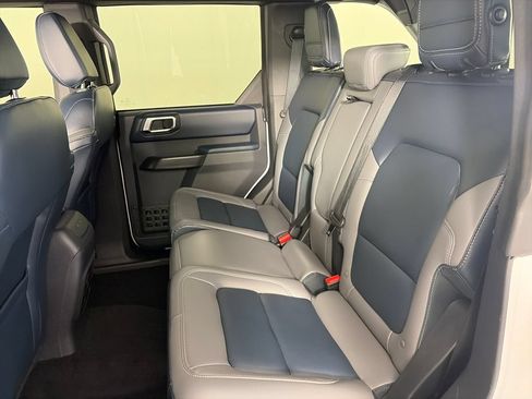 Used 2024 Ford Bronco Outer Banks AWD/4WD image 13