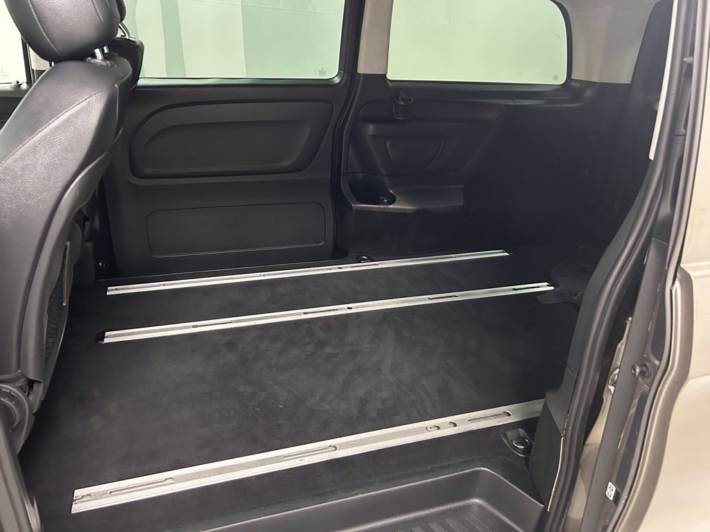 Used 2016 Mercedes-Benz Metris Passenger image 15