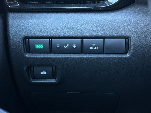 Used 2025 Nissan Sentra SV w/ All-Weather Package image 29