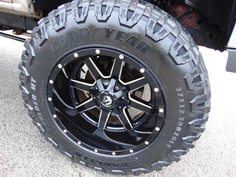 Used 2004 Chevrolet Silverado 2500 LT w/ Heavy-Duty Power Package image 48