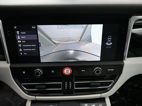 Certified 2025 Porsche Macan AWD/4WD image 21