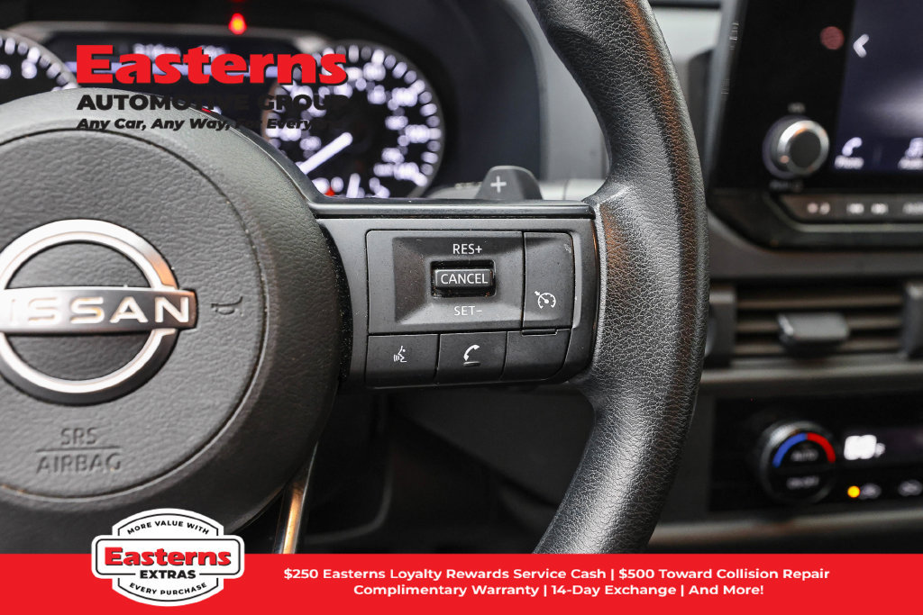 Used 2024 Nissan Pathfinder S AWD/4WD image 17