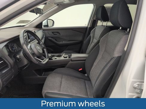 Used 2021 Nissan Rogue S AWD/4WD image 4