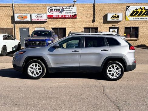 Used 2016 Jeep Cherokee Latitude w/ Comfort/Convenience Group image 2