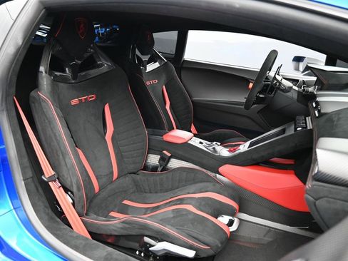 Used 2024 Lamborghini Huracan STO image 27