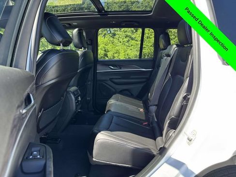 Used 2024 Jeep Grand Cherokee Limited w/ Black Appearance Package AWD/4WD image 26