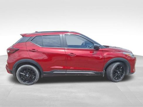 Certified 2024 Nissan Kicks SR w/ SR Premium Package FWD image 9
