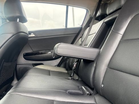 Used 2020 Kia Sportage EX FWD image 37