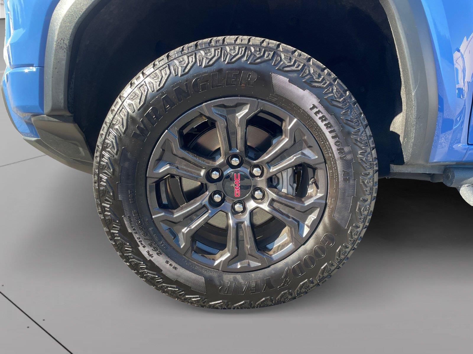 Used 2025 GMC Canyon Elevation w/ Convenience Package AWD/4WD image 14