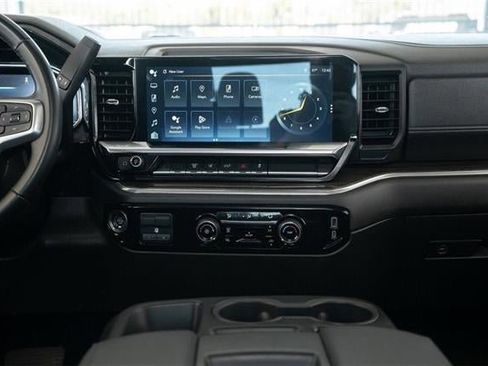 Used 2024 Chevrolet Silverado 3500 LT image 38