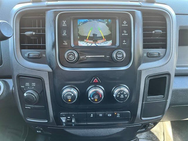 Used 2016 RAM 3500 Tradesman w/ Chrome Appearance Group AWD/4WD image 18