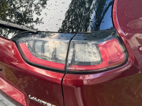 Used 2019 Jeep Cherokee Limited AWD/4WD image 22